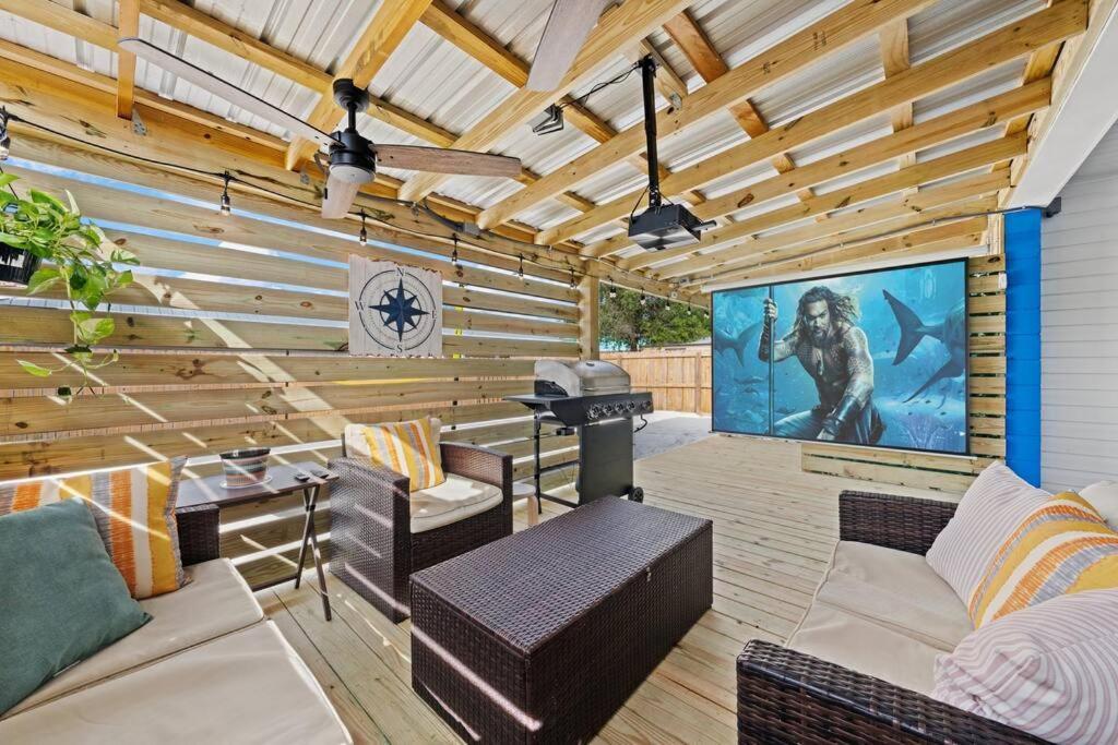 Sea Escape: Pcb Two Blocks From Beach Panama City Beach