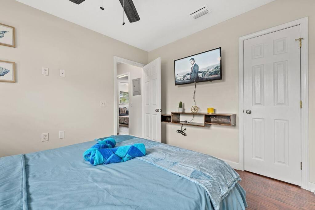 Sea Escape: Pcb Two Blocks From Beach Panama City Beach