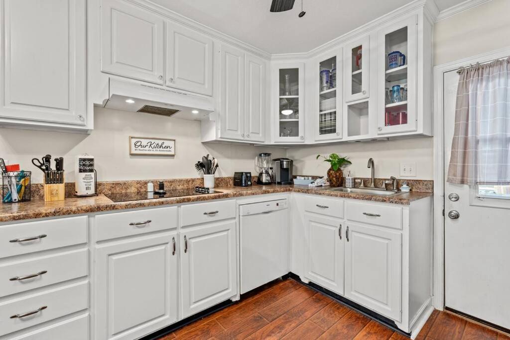 Sea Escape: Pcb Two Blocks From Beach * Panama City Beach